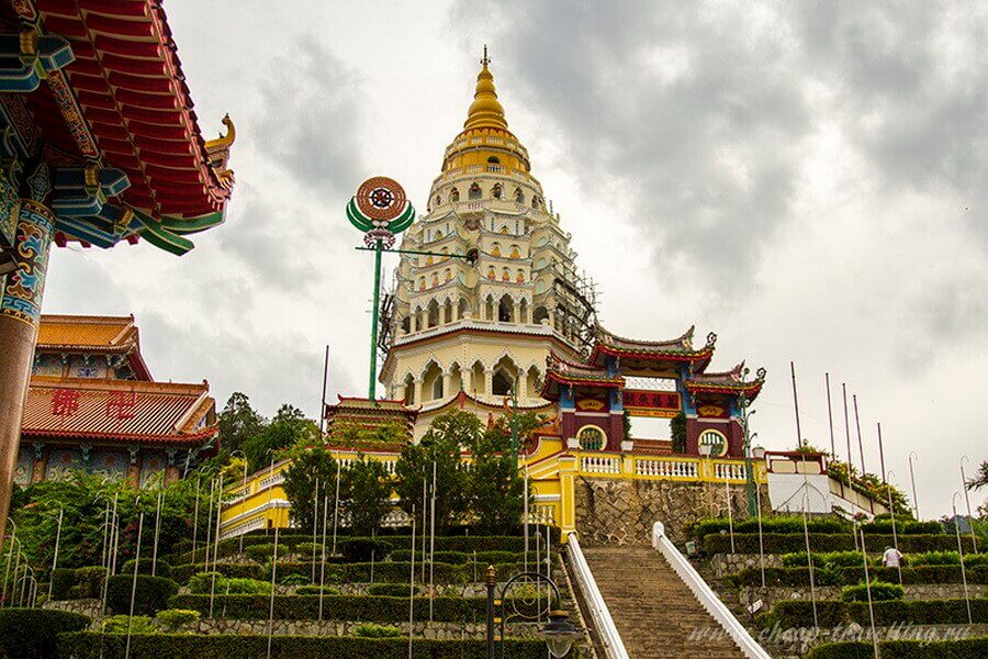Пагода «десяти тысяч Будд» 