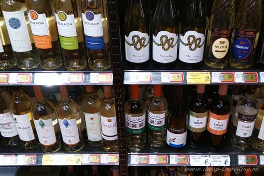 Вино в бутылках