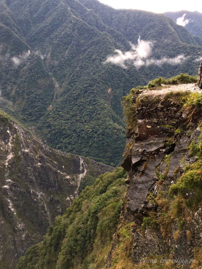 Изумительные виды ущелья в национальном парке Тароко