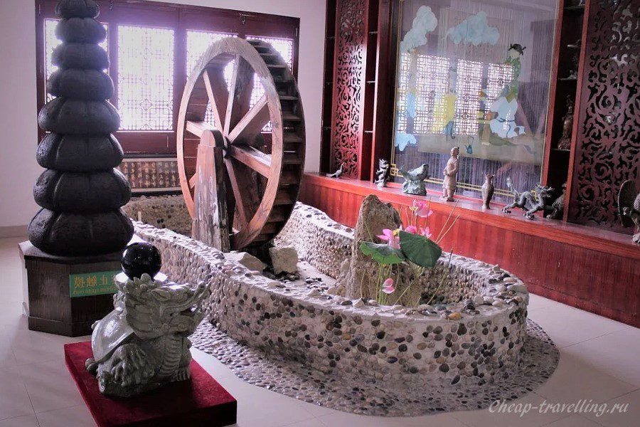 Внутри чайного домика на острове Хайнань